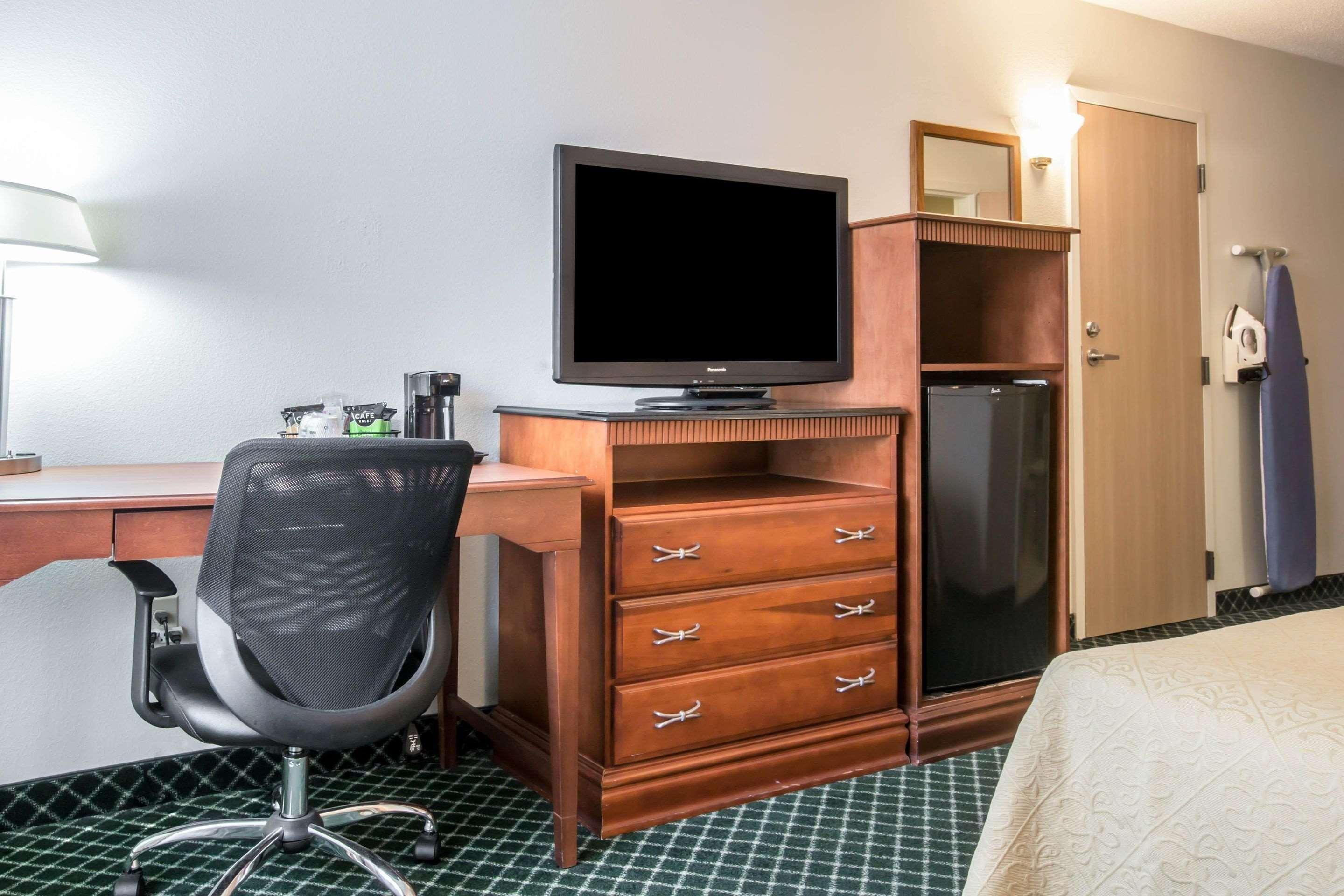 Quality Inn Colchester - Burlington Eksteriør billede