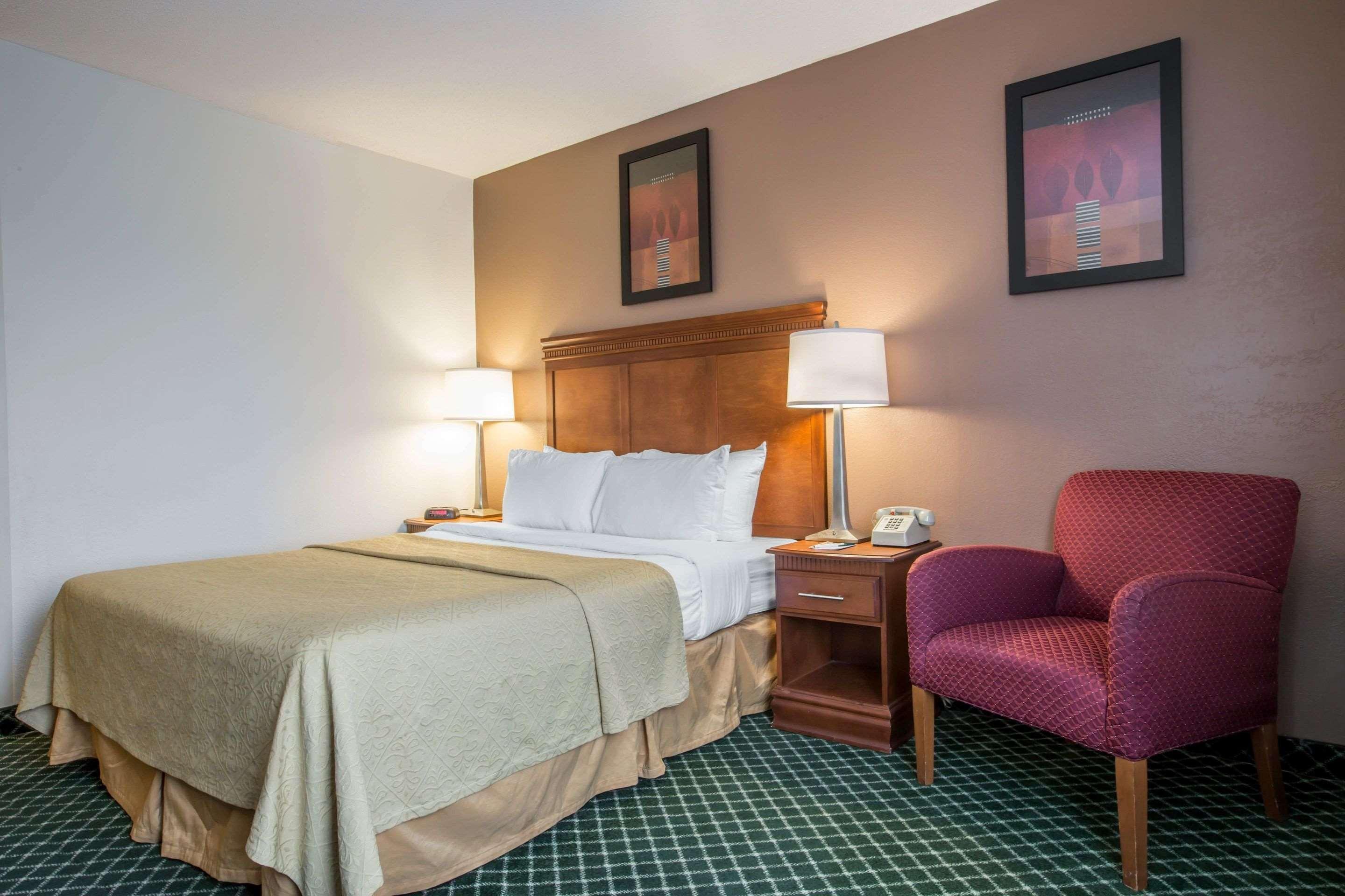 Quality Inn Colchester - Burlington Eksteriør billede