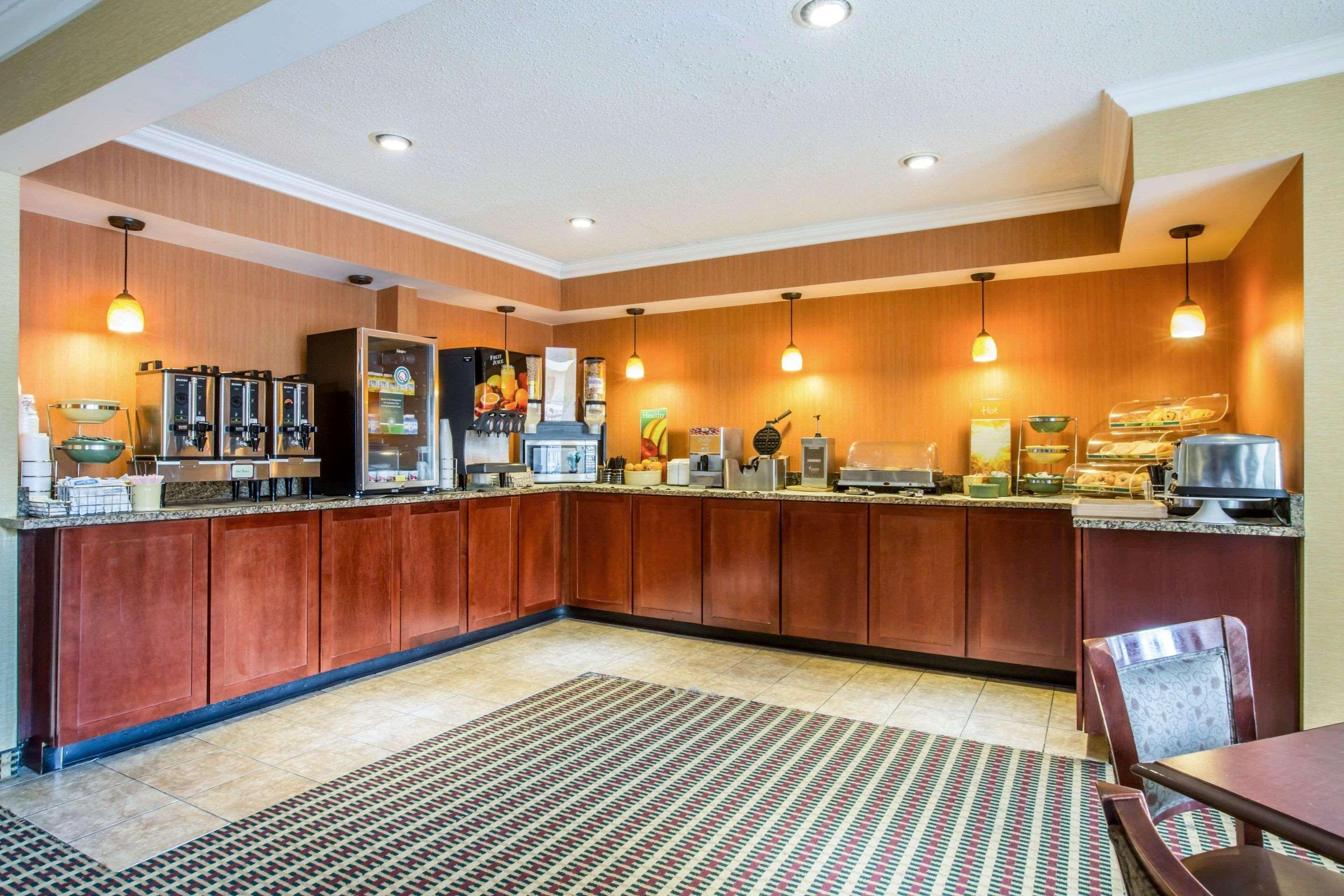 Quality Inn Colchester - Burlington Eksteriør billede