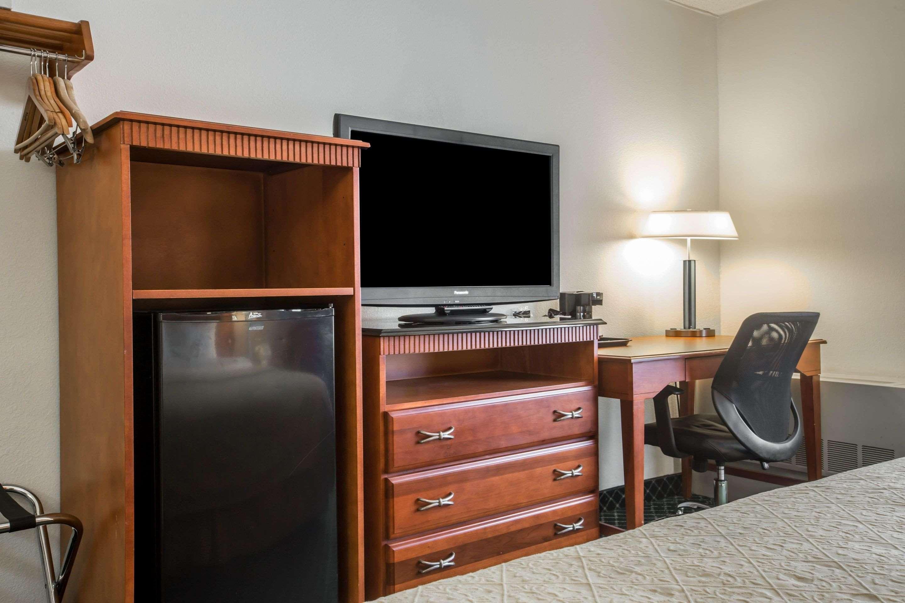 Quality Inn Colchester - Burlington Eksteriør billede