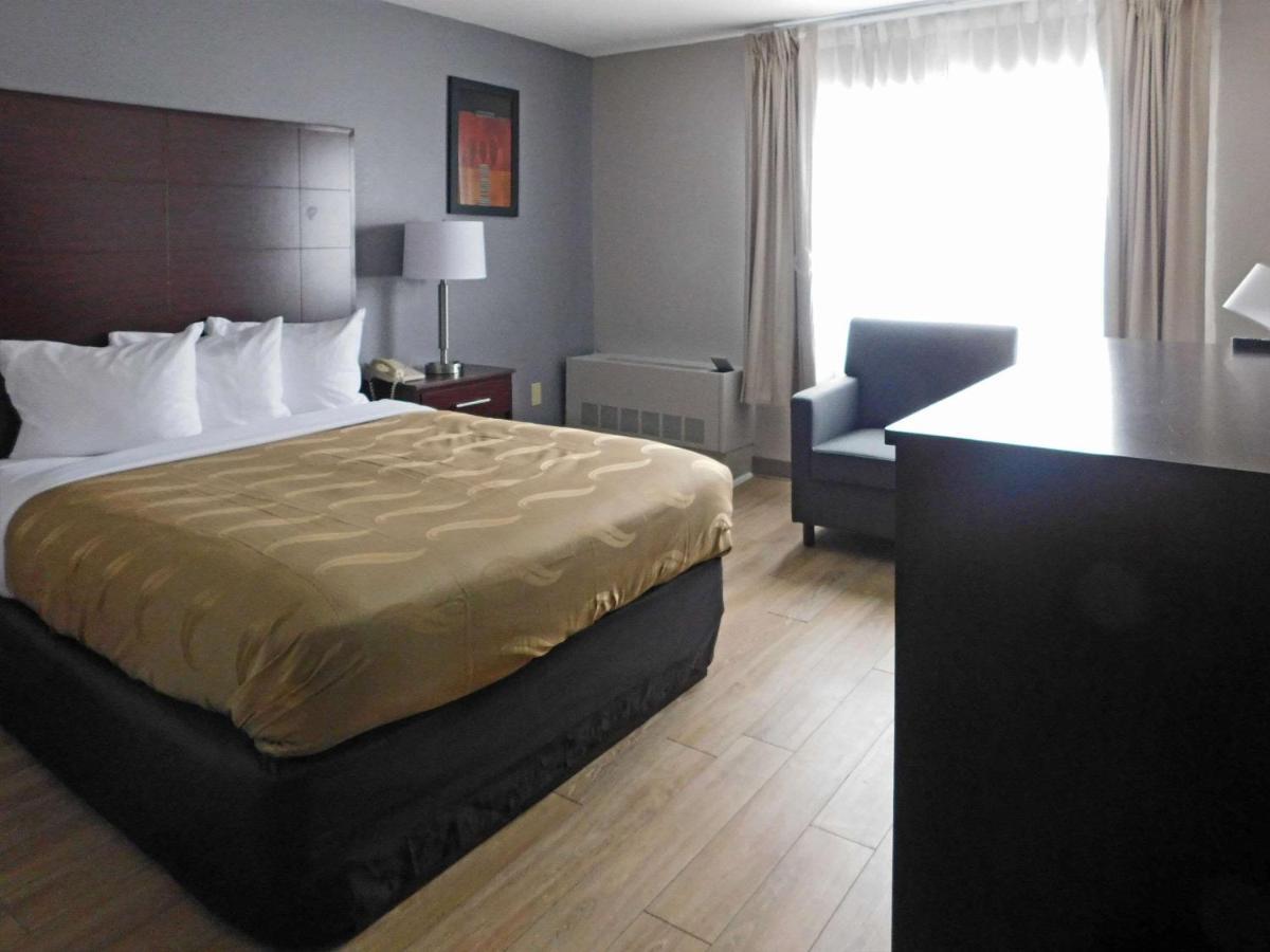 Quality Inn Colchester - Burlington Eksteriør billede