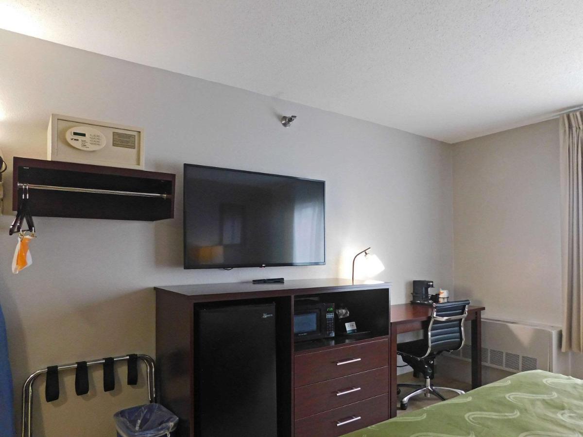 Quality Inn Colchester - Burlington Eksteriør billede