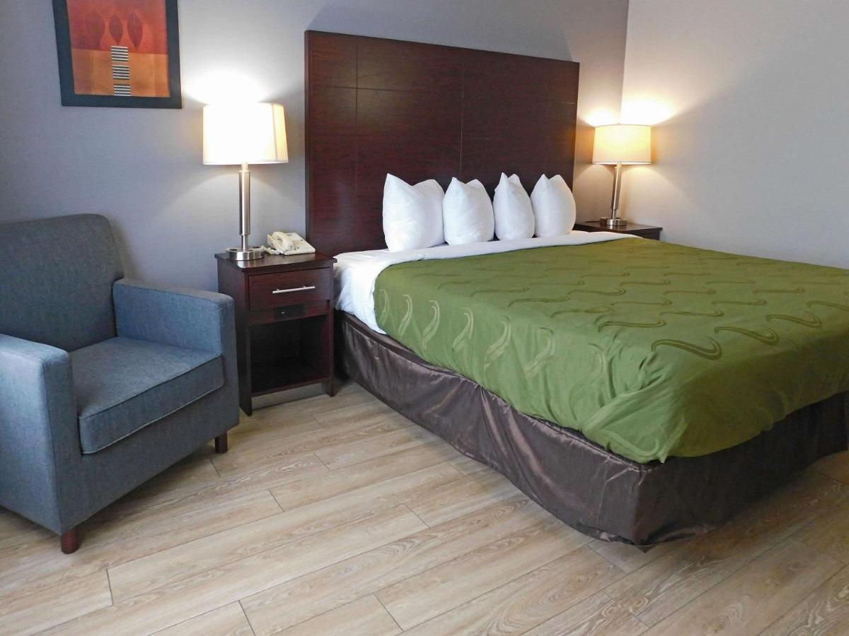 Quality Inn Colchester - Burlington Eksteriør billede