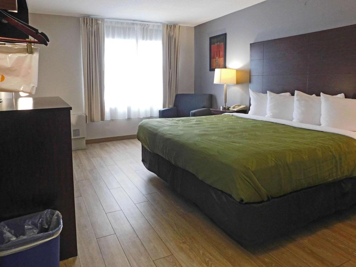 Quality Inn Colchester - Burlington Eksteriør billede