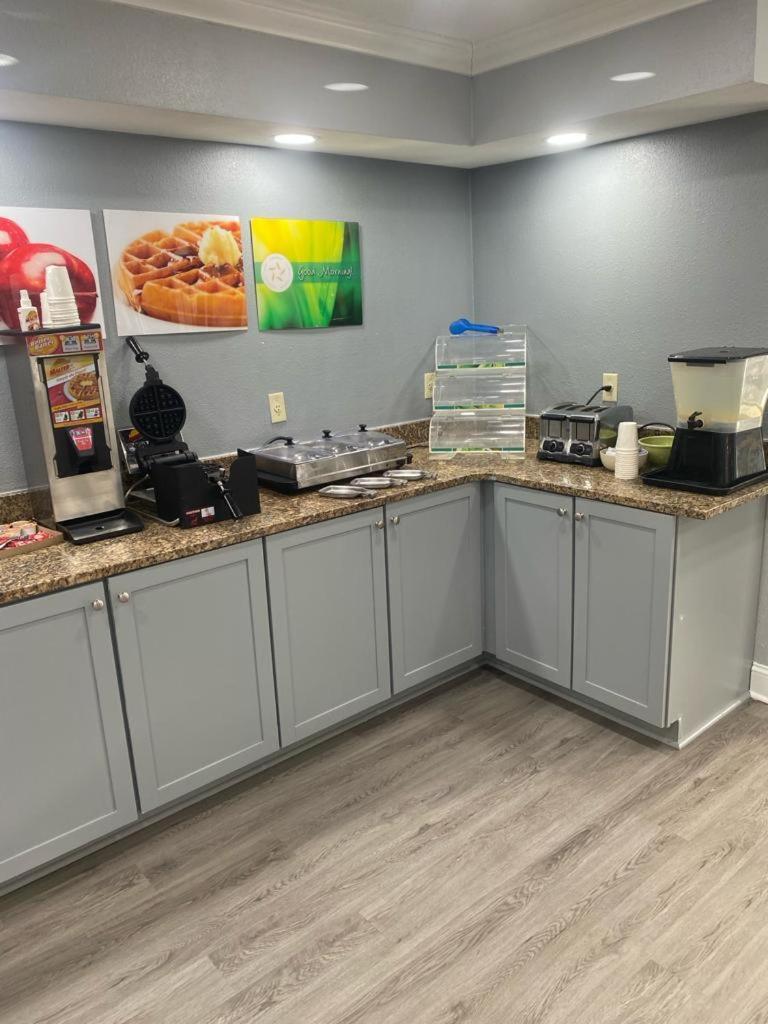 Quality Inn Colchester - Burlington Eksteriør billede