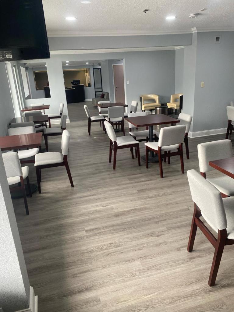 Quality Inn Colchester - Burlington Eksteriør billede