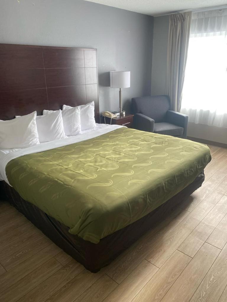 Quality Inn Colchester - Burlington Eksteriør billede