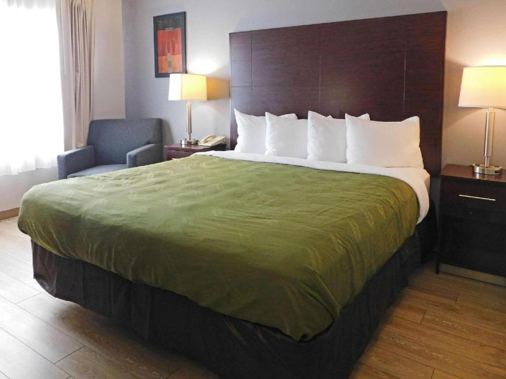 Quality Inn Colchester - Burlington Eksteriør billede