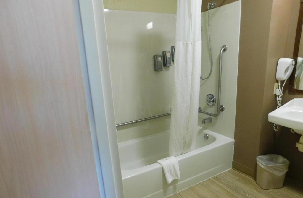 Quality Inn Colchester - Burlington Eksteriør billede