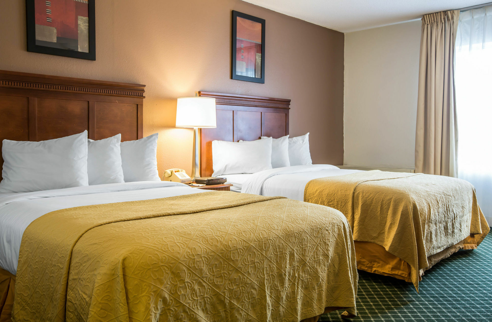 Quality Inn Colchester - Burlington Eksteriør billede