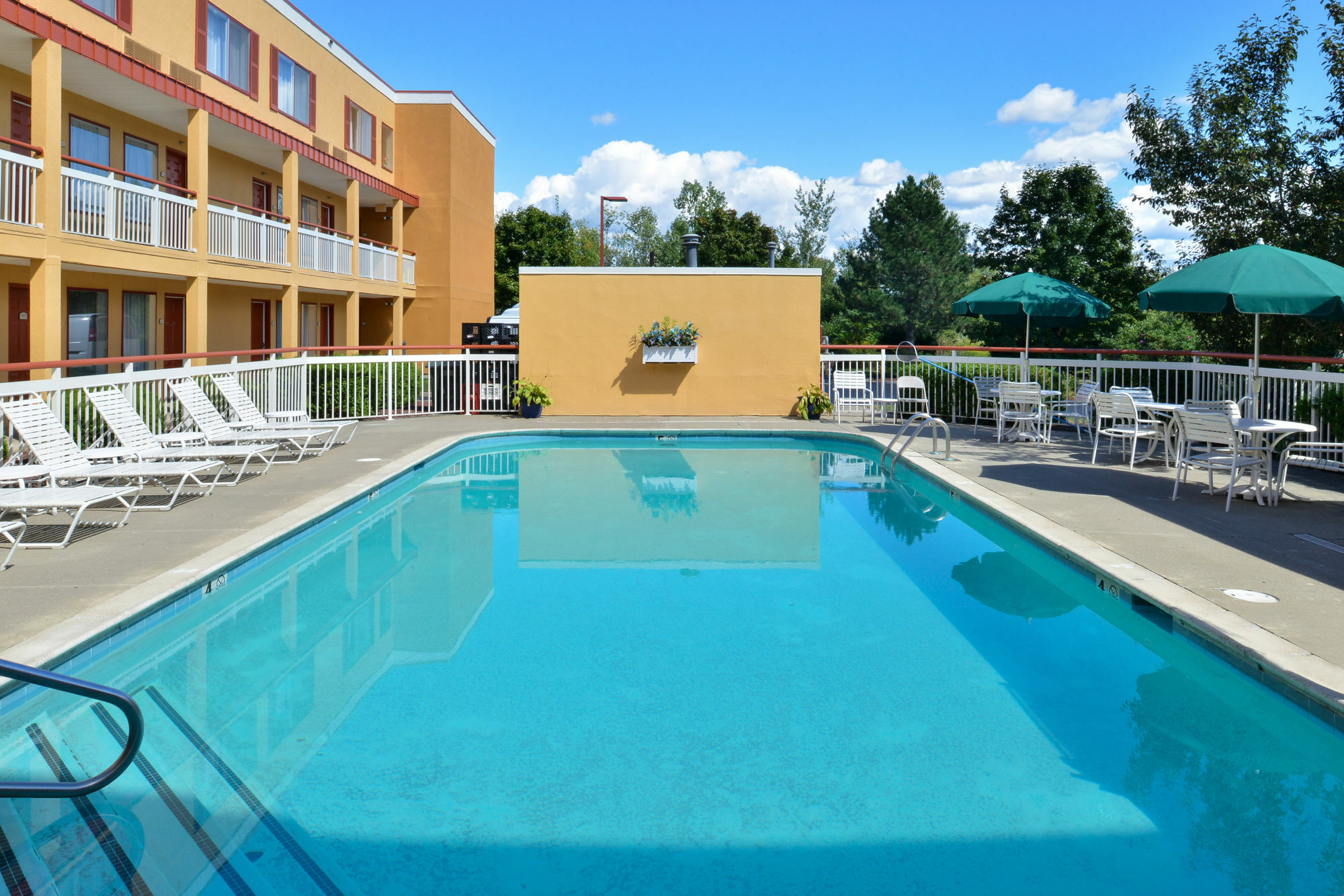 Quality Inn Colchester - Burlington Eksteriør billede