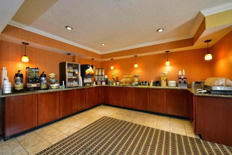 Quality Inn Colchester - Burlington Eksteriør billede